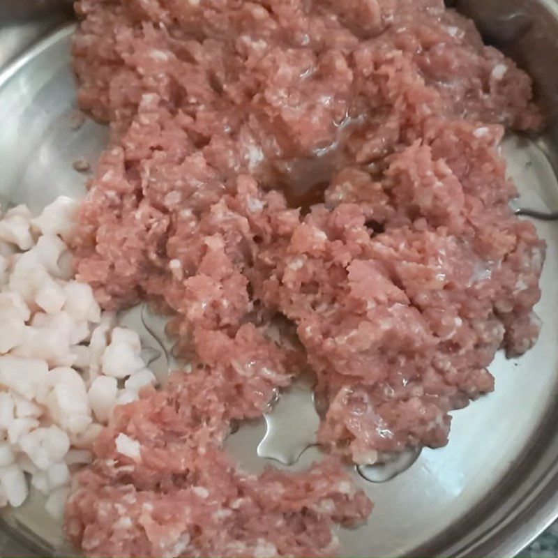 Step 2 Marinate the meat Grilled spring rolls