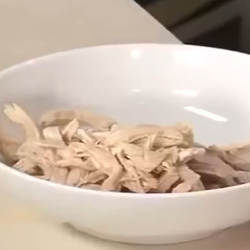 Step 7 Marinate shrimp, boiled chicken, and boiled pork Mixed Ball Soup