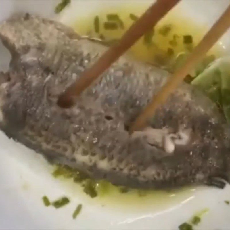 Step 2 Marinate and steam snakehead fish for sweet vegetable porridge for weaning