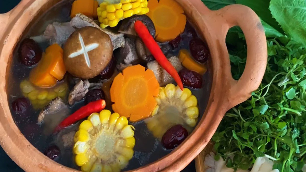 Duck Stewed with Red Apples