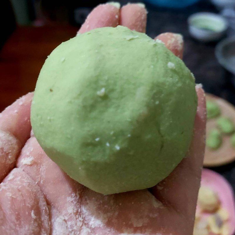 Step 6 Forming the filling for mung bean sticky rice