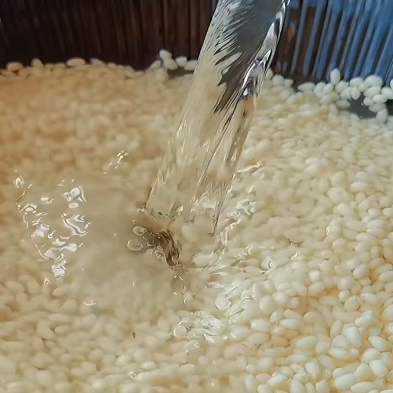 Step 1 Rinse and soak sticky rice for Pork Sticky Rice