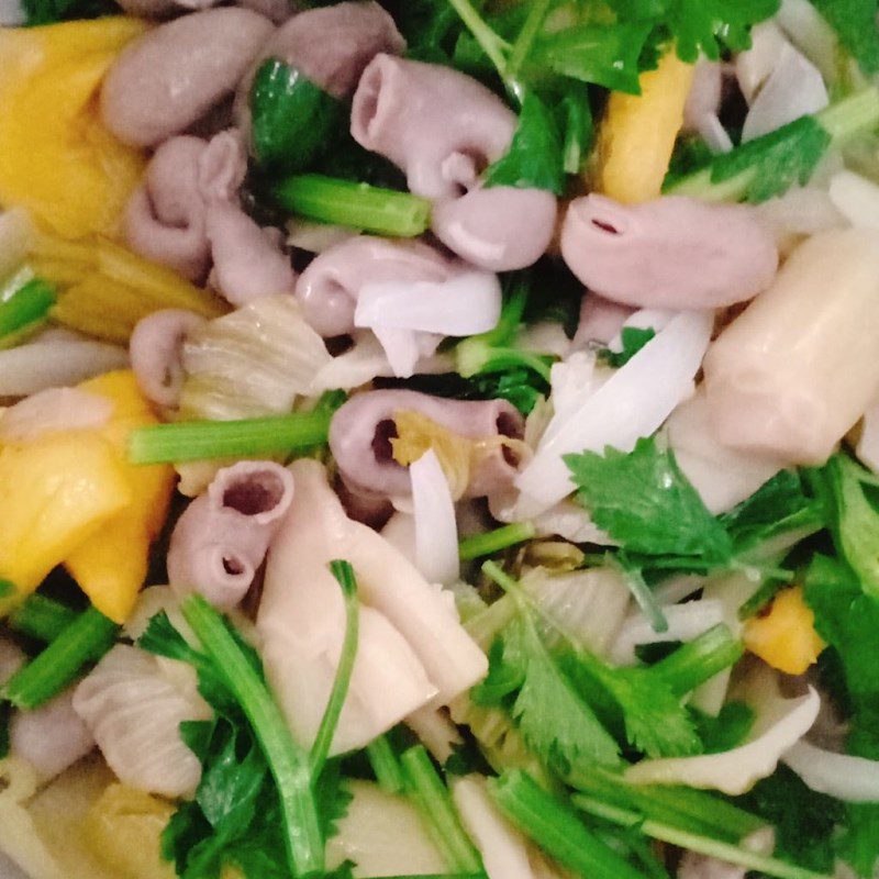 Step 3 Stir-fried fish stomach with pickled vegetables Fish stomach stir-fried with pickled vegetables