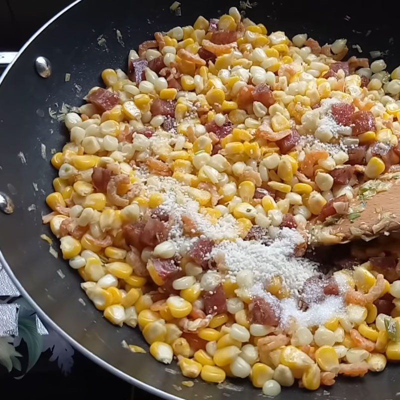 Step 3 Stir-fried Corn with Dried Shrimp and Sausage