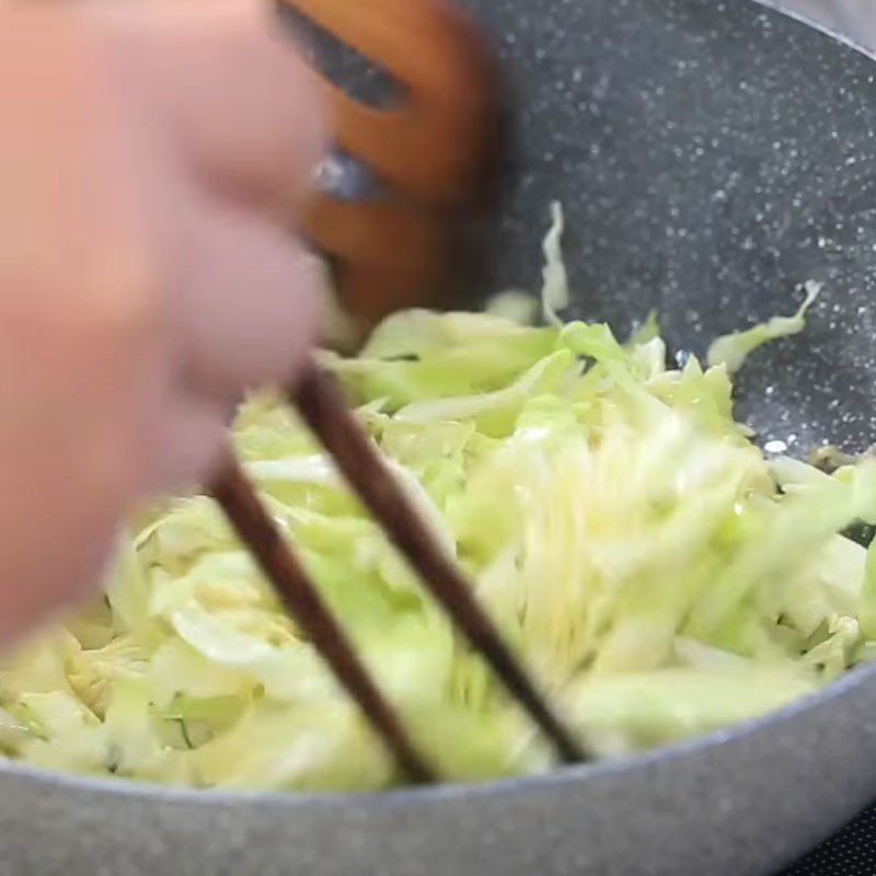 Step 2 Stir-fried Cabbage Chicken Guts Stir-fried with Cabbage