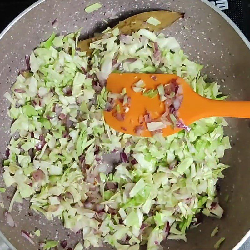 Step 3 Sauté cabbage and shallots for blended cabbage tomato soup