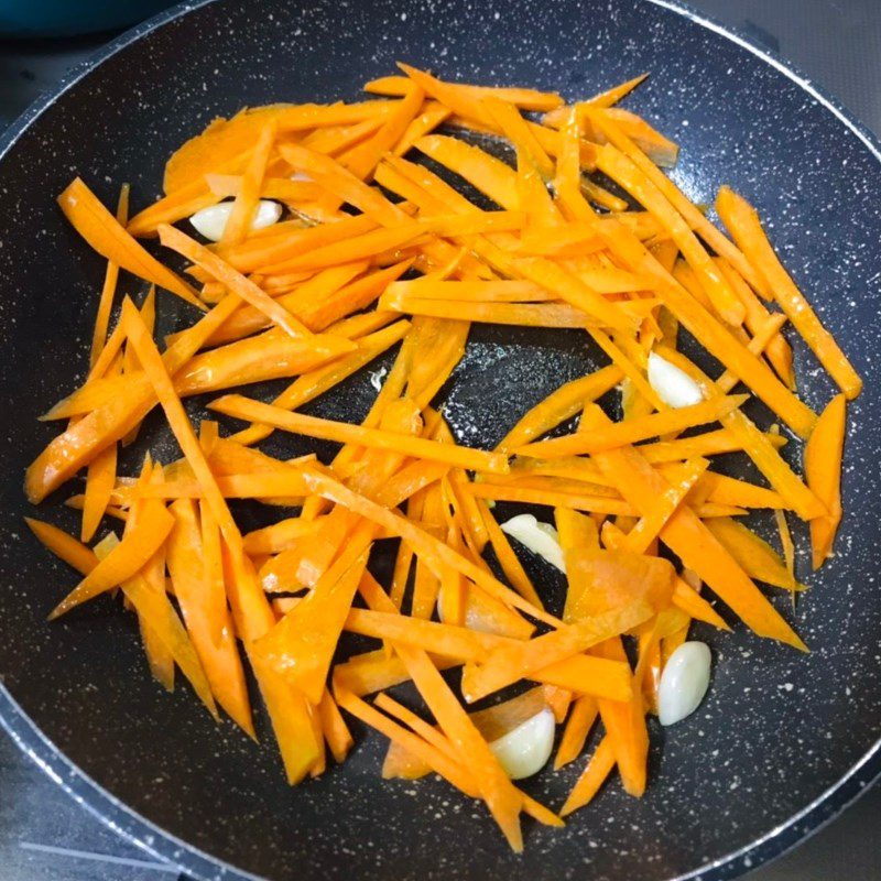 Step 2 Stir-fry carrot and mushroom Stir-fried cabbage with carrot