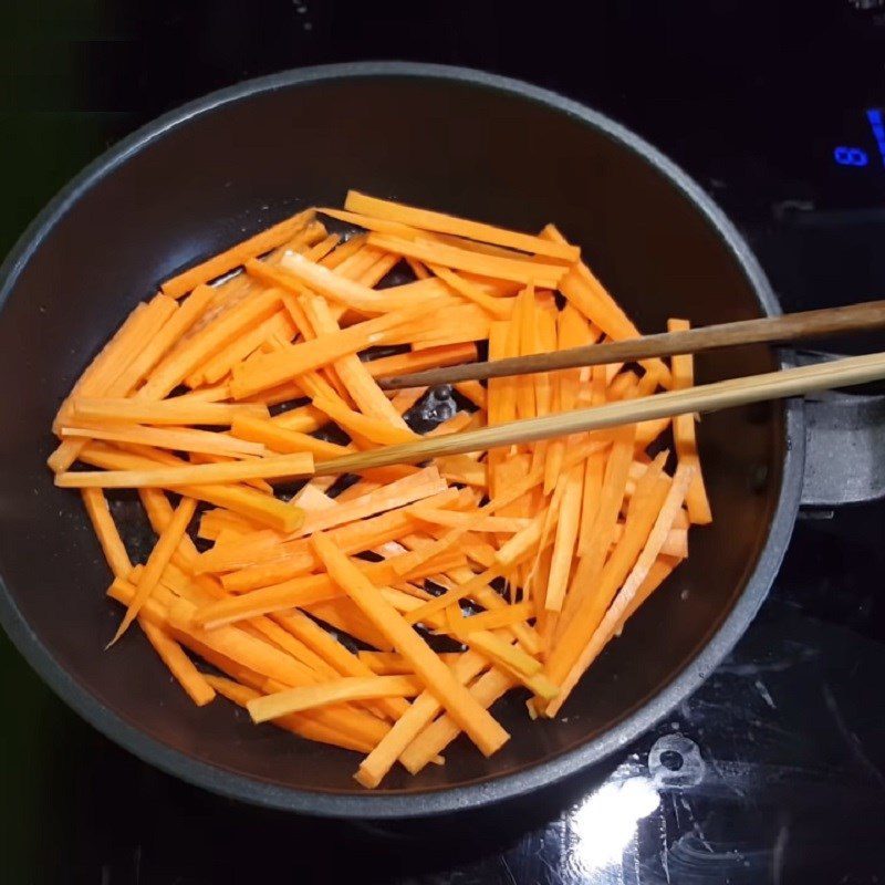 Step 3 Stir-fry the carrots Stir-fried carrots with eggs