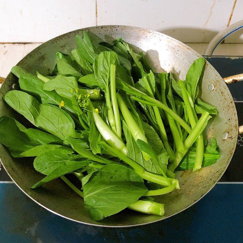 Step 2 Stir-fry Garlic Mustard Greens Garlic Stir-Fried Mustard Greens