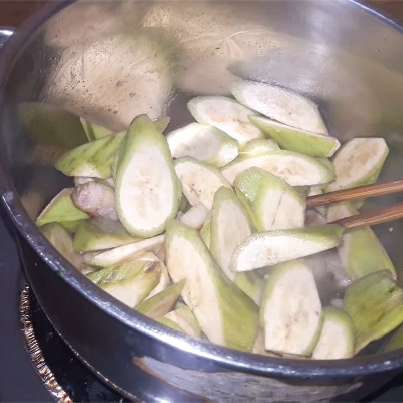 Step 4 Stir-fried Bananas and Tomatoes Banana Soup