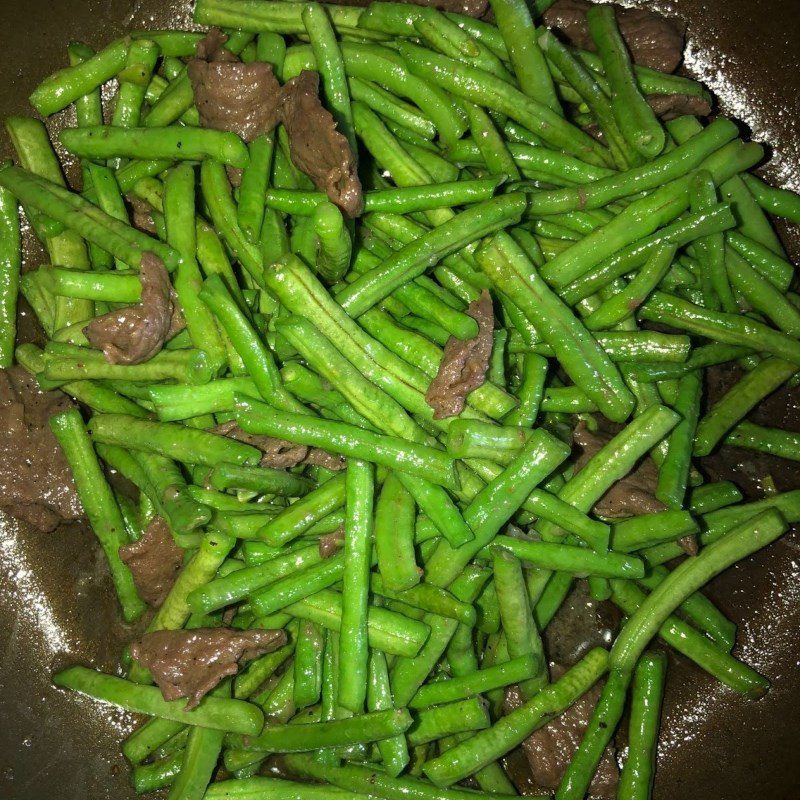 Step 3 Stir-fry green beans with beef Stir-fried green beans with beef