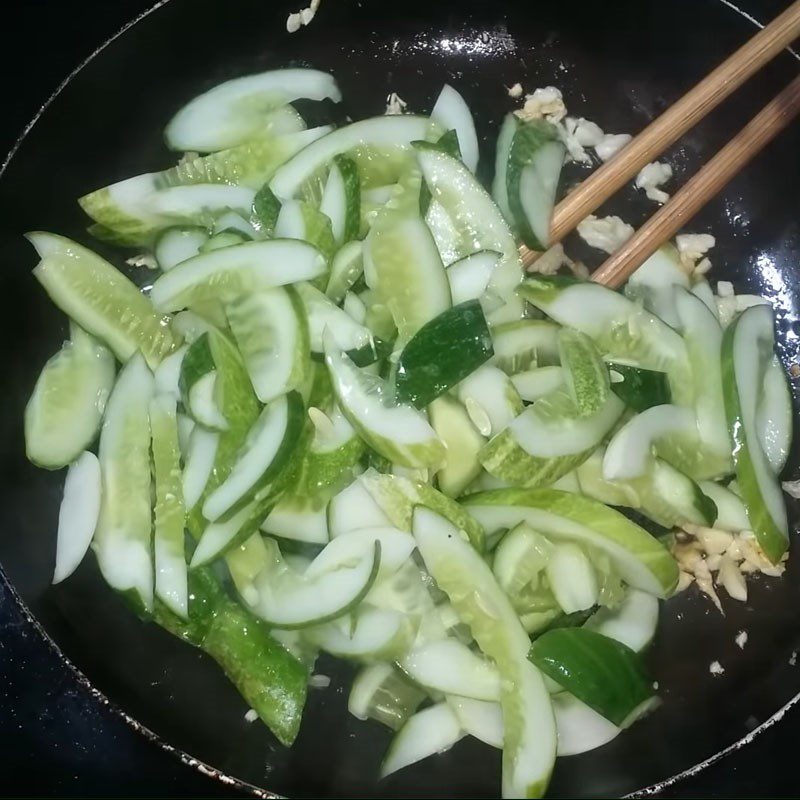 Step 2 Stir-Fry Cucumbers for Stir-Fried Cucumbers with Garlic