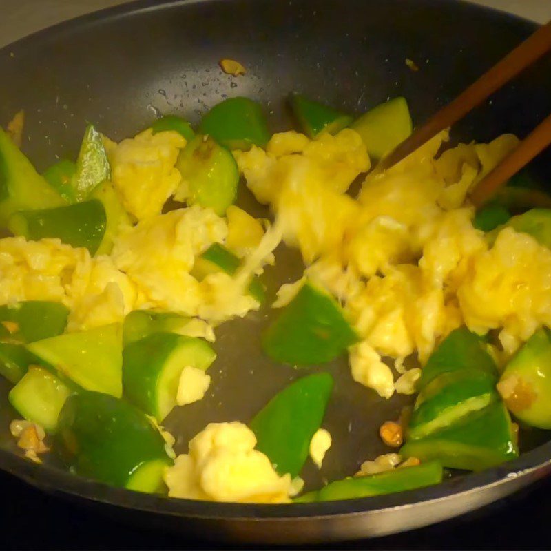 Step 3 Stir-fried cucumber with chicken eggs Cucumber (cucumber) stir-fried with eggs