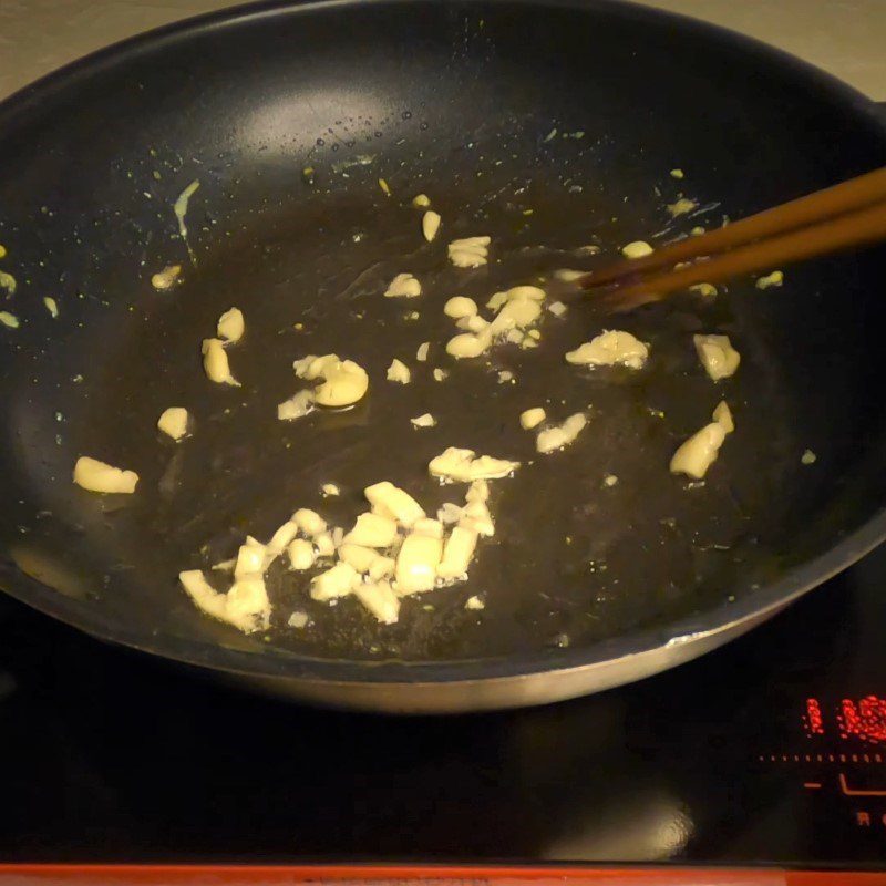 Step 3 Stir-fried cucumber with chicken eggs Cucumber (cucumber) stir-fried with eggs