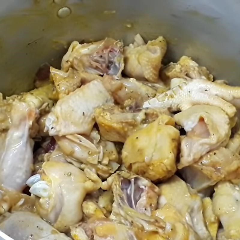 Step 2 Stir-fry the chicken for Ginger Chicken Soup with Turmeric