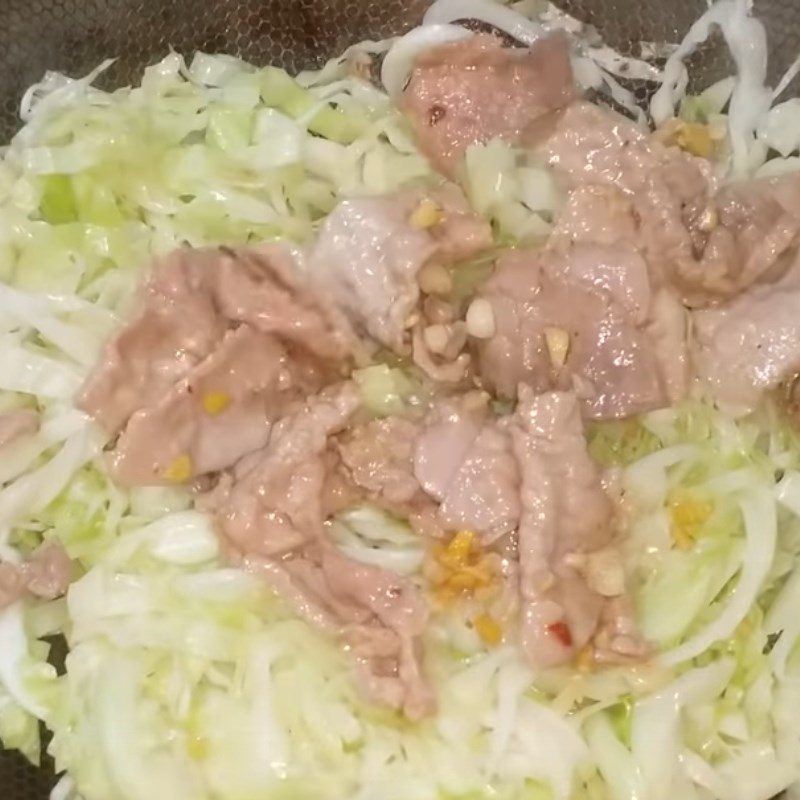 Step 3 Stir-fried cabbage Stir-fried cabbage with beef