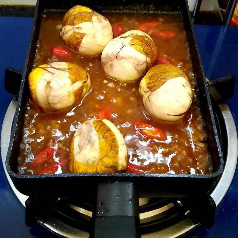 Step 4 Stir-fried duck eggs with tamarind Fertilized duck eggs stir-fried with tamarind