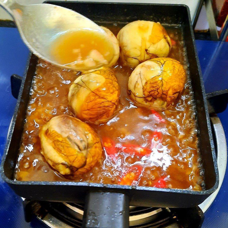 Step 4 Stir-fried duck eggs with tamarind Fertilized duck eggs stir-fried with tamarind