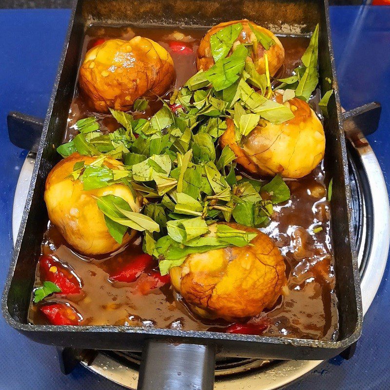 Step 4 Stir-fried duck eggs with tamarind Fertilized duck eggs stir-fried with tamarind