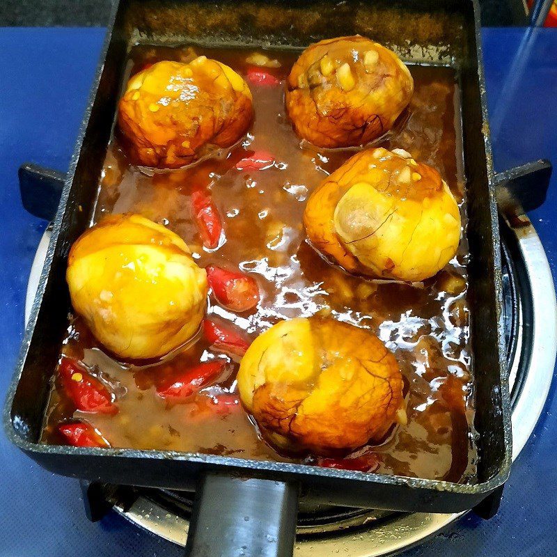 Step 4 Stir-fried duck eggs with tamarind Fertilized duck eggs stir-fried with tamarind