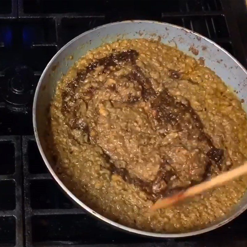 Step 3 Stir-frying with fermented shrimp paste Stir-fried vegetarian dish with fermented shrimp paste from tofu