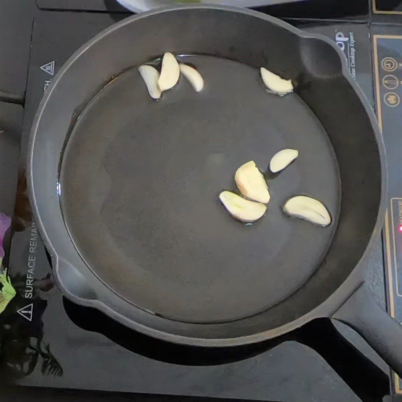 Step 2 Stir-fried asparagus Stir-fried asparagus with eggs