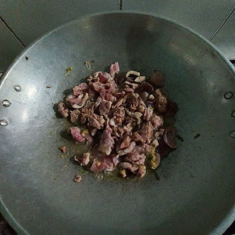 Step 6 Stir-fry the pasta Creamy pumpkin pasta