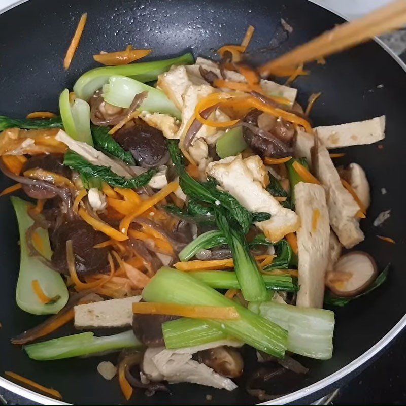 Step 3 Stir-fry Vermicelli Stir-fried Vermicelli with Vegetarian Pork