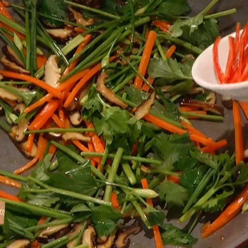 Step 4 Stir-fried dish Rice noodles stir-fried with beef