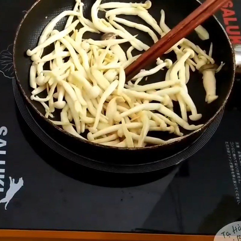 Step 2 Sauté mushrooms Vegetarian nem from enoki mushrooms