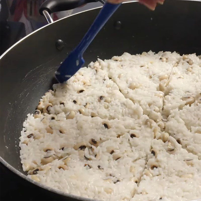 Step 2 Sauté sticky rice and white beans White Bean Sticky Rice Cake