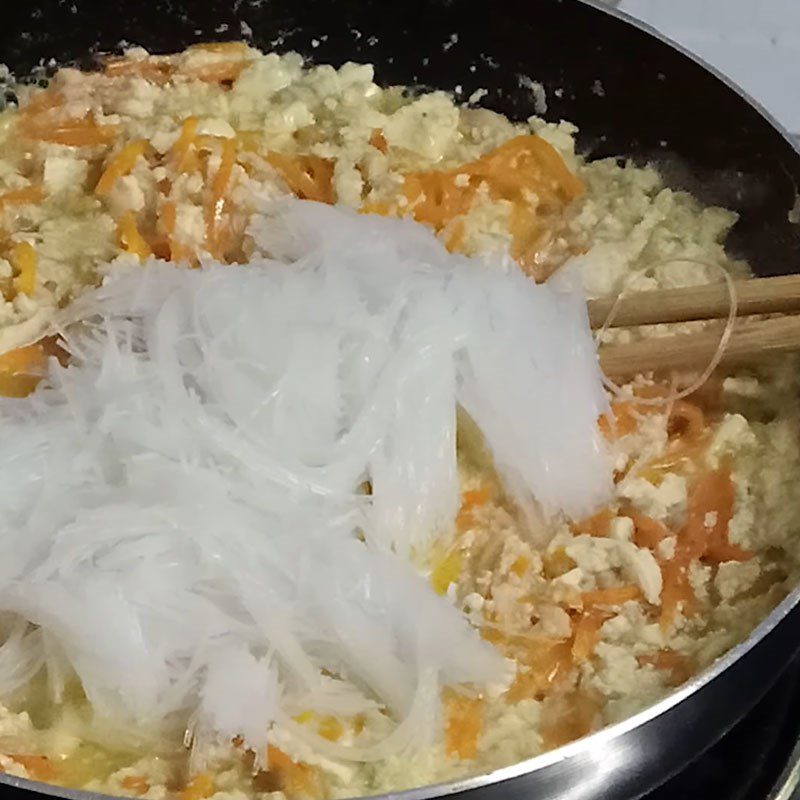 Step 2 Sauté the shrimp filling Sweet potato shrimp cake