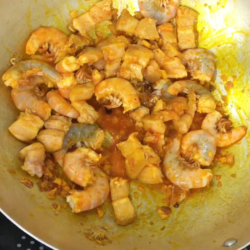 Step 2 Stir-frying shrimp and pork filling for Banana Leaf Tapioca Cake