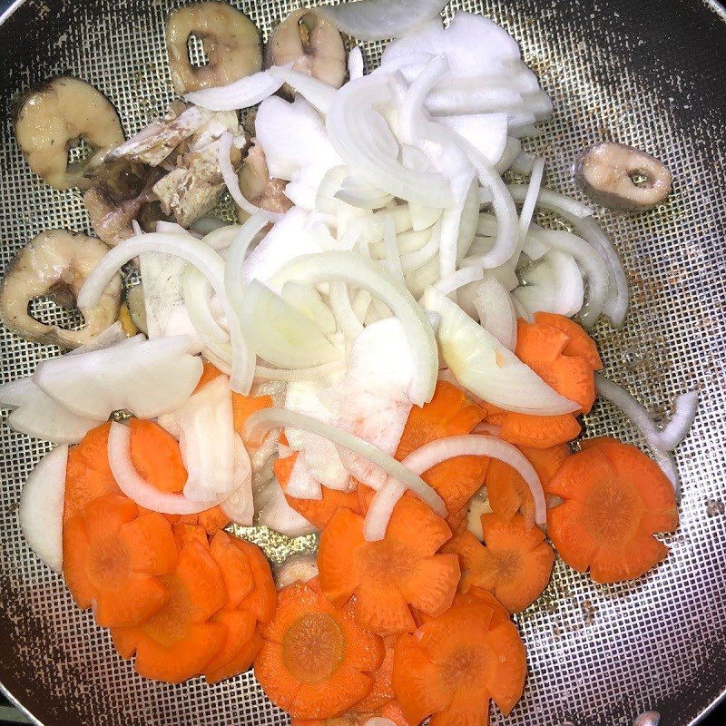 Step 5 Stir-fried noodles with snakehead fish Stir-fried noodles with snakehead fish