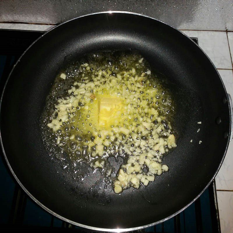 Step 2 Stir-fried sea snails Stir-fried sea snails with butter and garlic (Recipe shared by users)