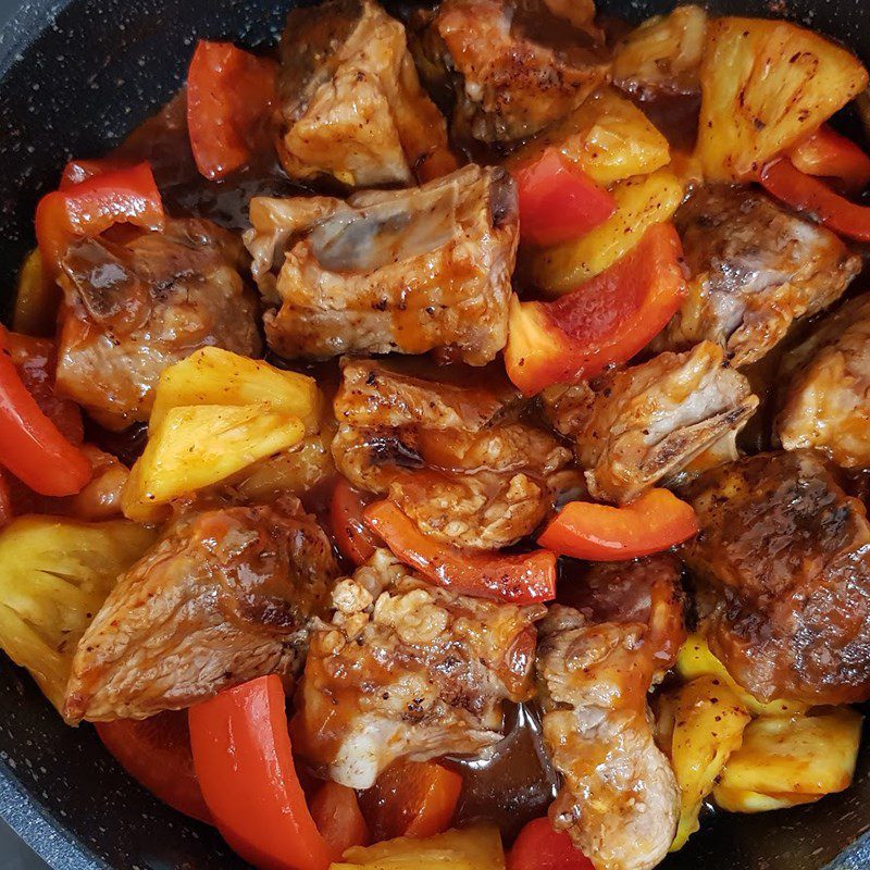 Step 5 Stir-fried sour and spicy ribs Stir-fried sour and spicy ribs