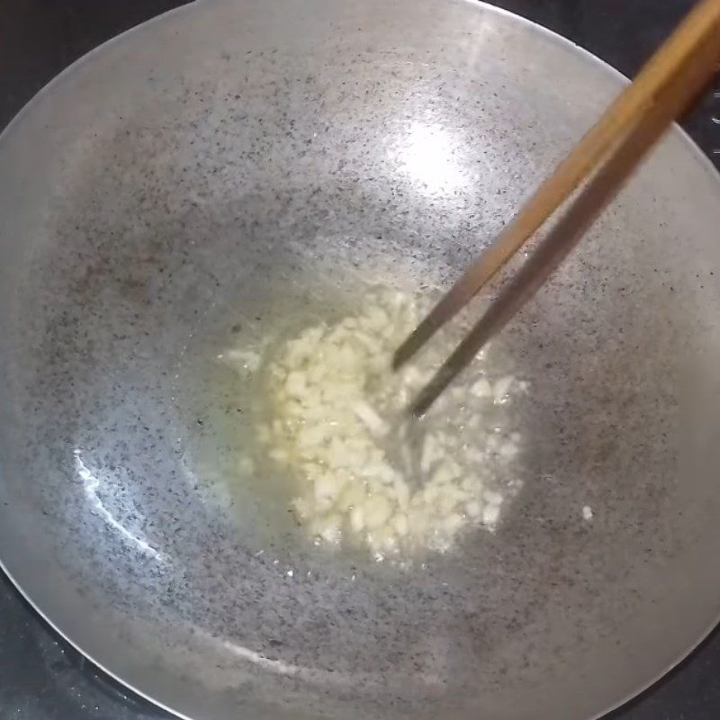 Step 2 Stir-fried meat Stir-fried pork with mustard greens