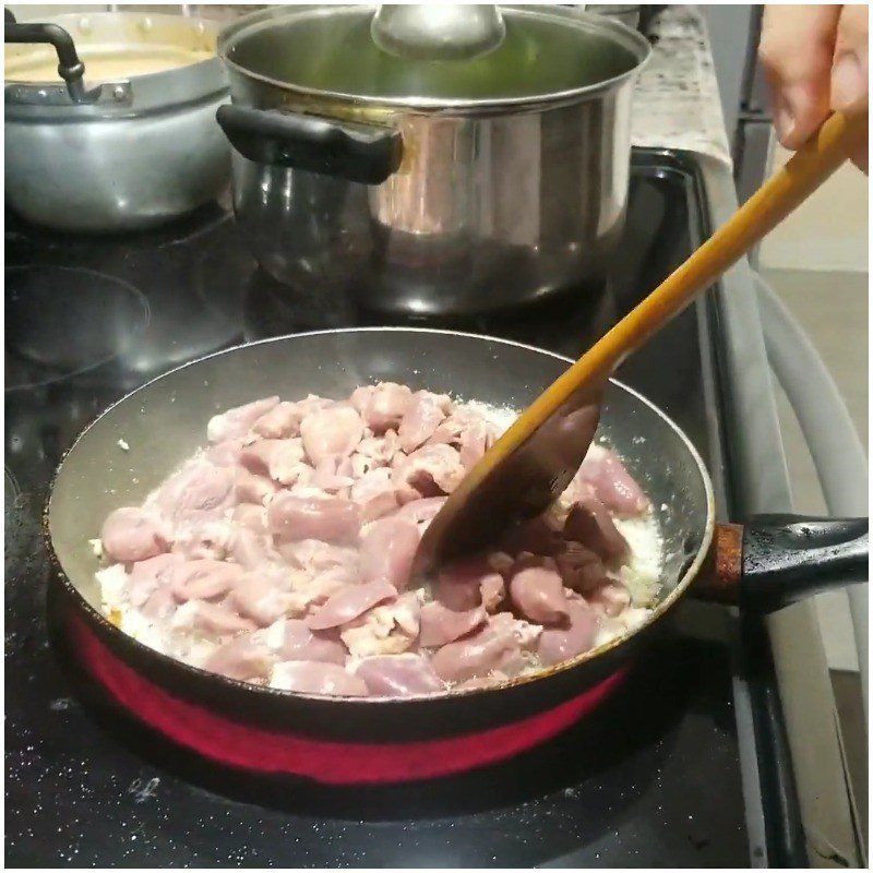 Step 3 Stir-fried chicken heart Stir-fried chicken heart with scallions and ginger