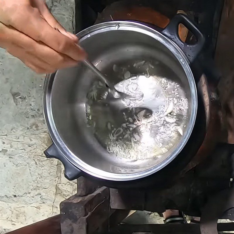 Step 3 Sauté the chicken for cassava soup