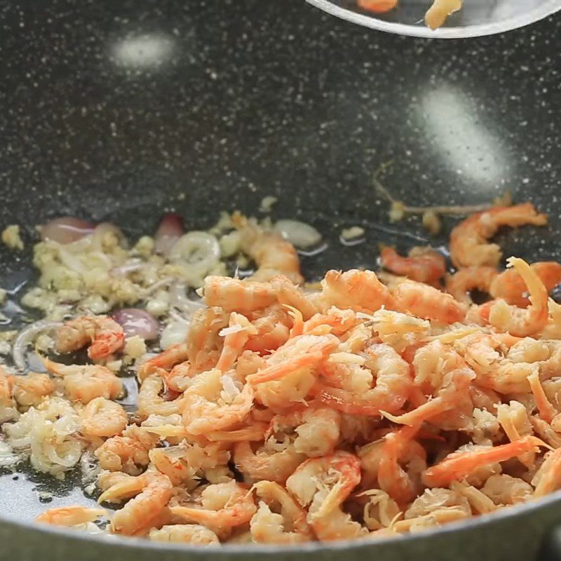 Step 2 Stir-fried dried shrimp Minced meat braised