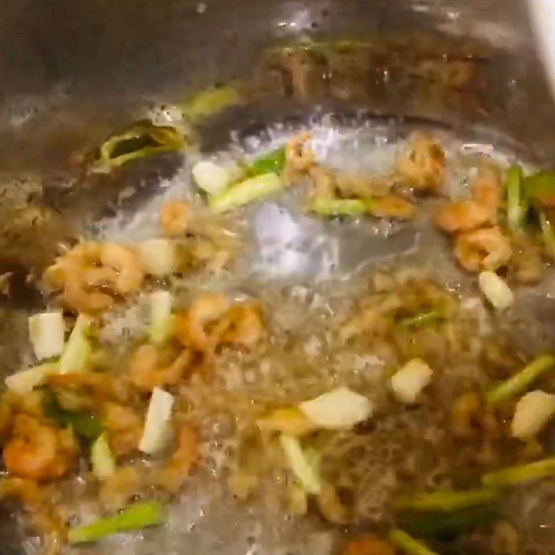 Step 2 Sauté dried shrimp for shrimp soup