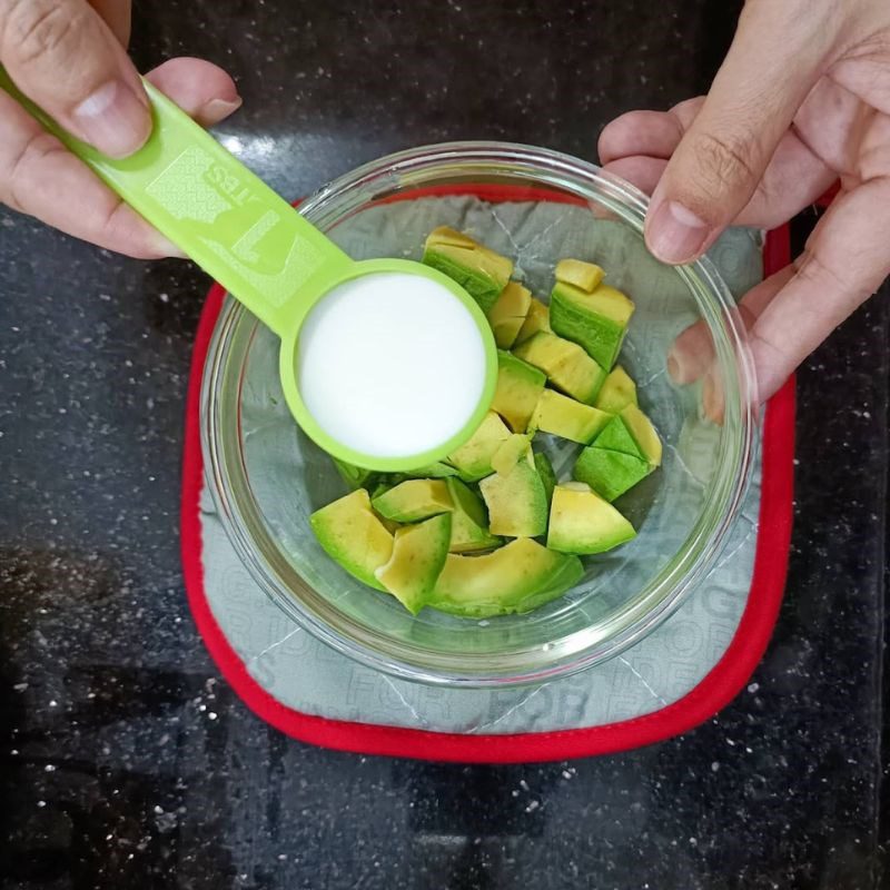 Step 2 Blend avocado Creamy avocado pasta