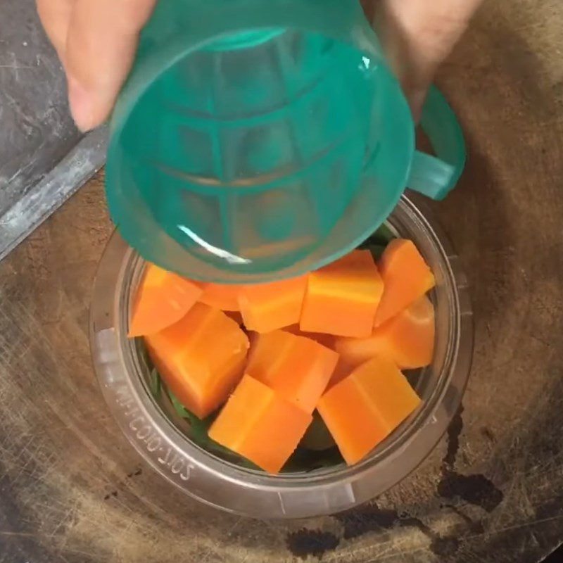 Step 3 Blend the carrot mixture with water spinach Beef porridge with water spinach for baby weaning