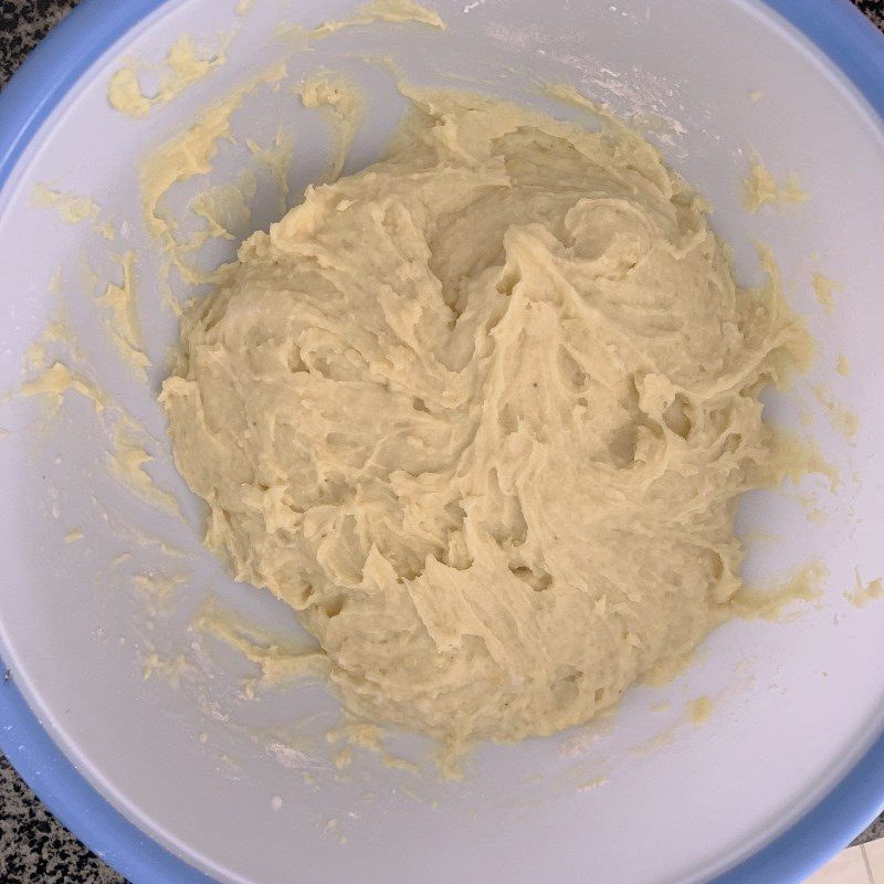 Step 2 Mash the sweet potatoes for baked sweet potato cake