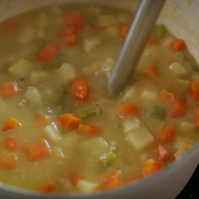 Step 4 Pureeing the vegetables Pureed vegetable soup