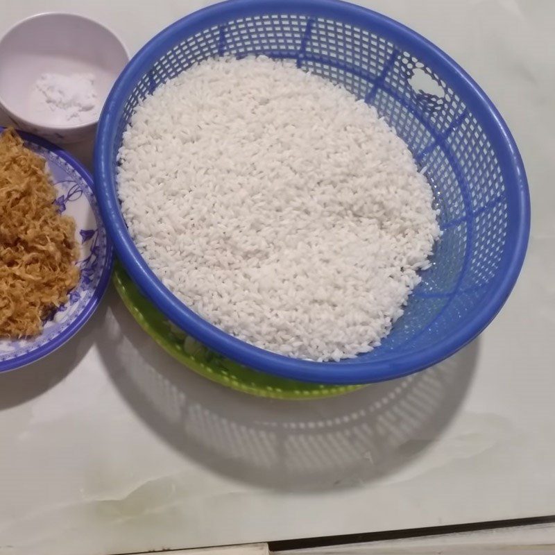 Step 1 Cook sticky rice Fried Sticky Rice with Pork Floss