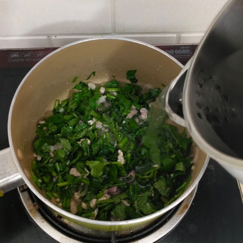 Step 2 Cooking sweet potato leaves soup with minced meat