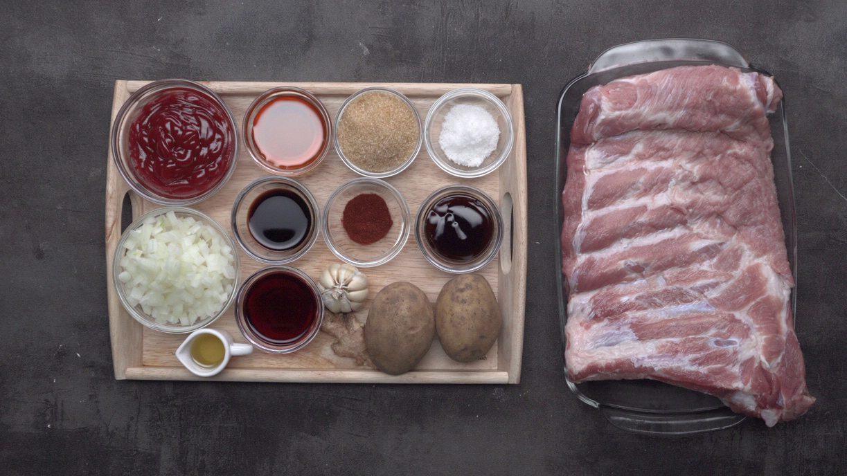 Ingredients for making American-style grilled ribs