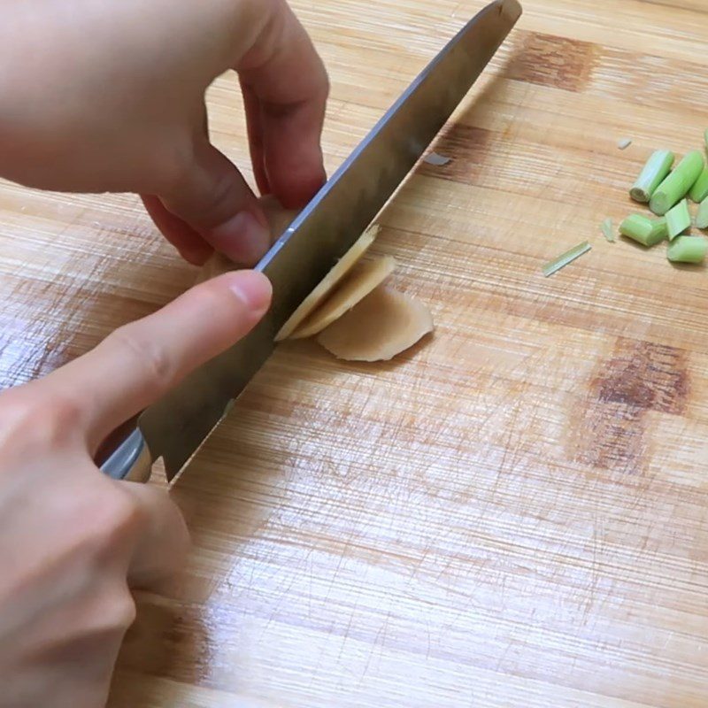 Step 1 Prepare the ingredients for Chili Lemongrass Dipping Sauce with Lime and Kaffir Lime Leaves