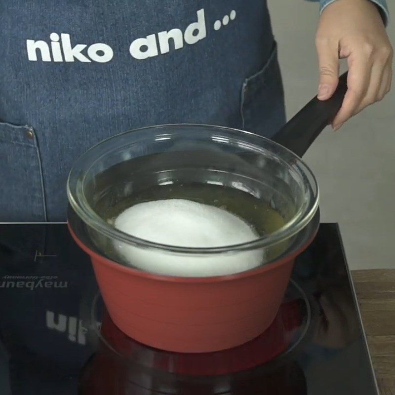 Step 1 Whipping eggs for Swiss meringue for Santa Claus